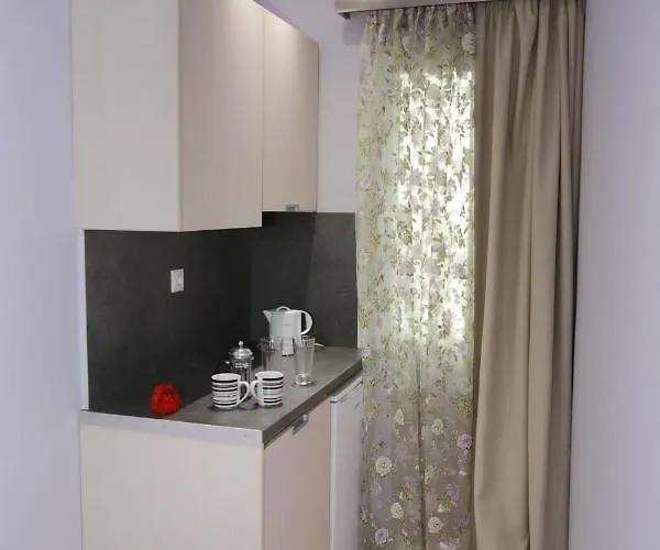 Boutique Giannis فندق يميناريا