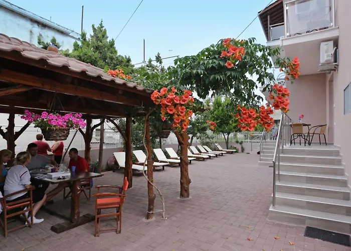 Boutique Giannis فندق