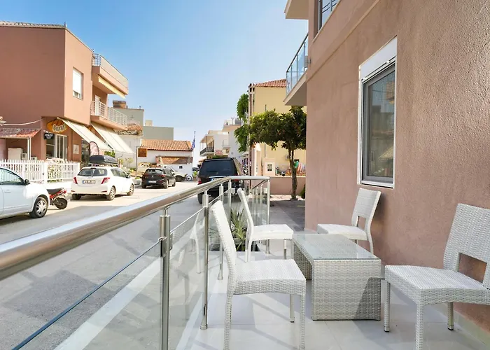 Boutique Giannis فندق يميناريا