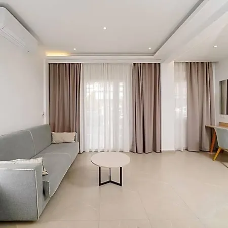 Boutique Giannis فندق يميناريا
